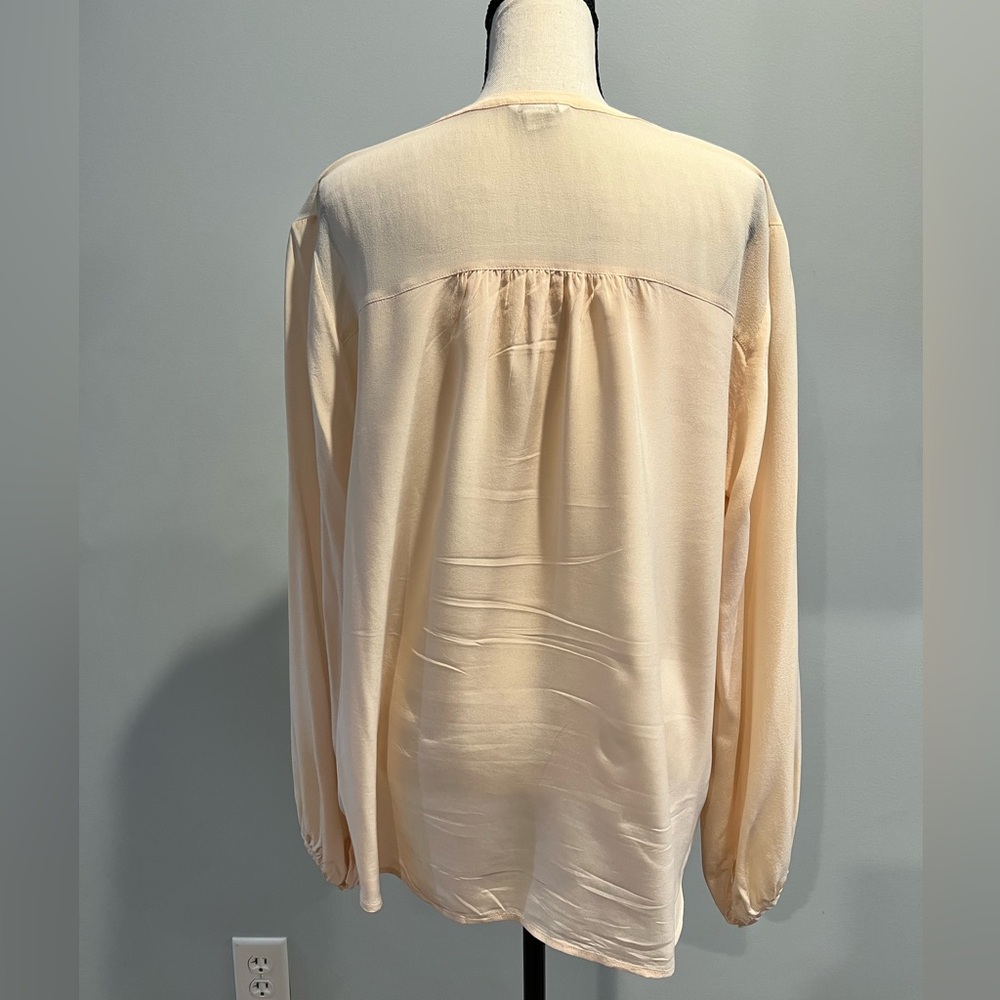 Light and airy, silk blouse tunic. - Picture 3 of 6